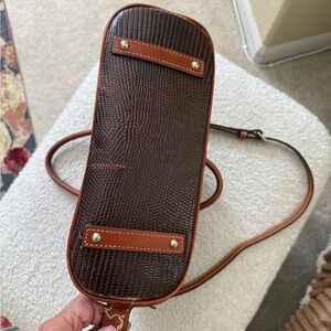 Elegant Brown Leather Crossbody Bag